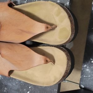 - Platform sandal